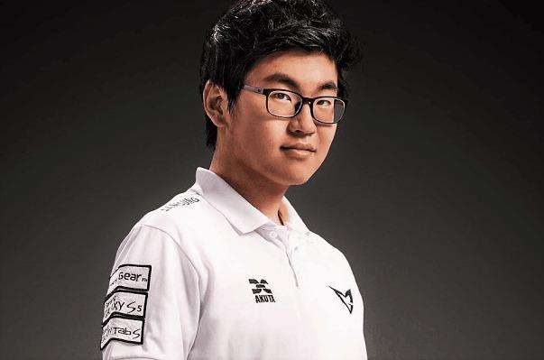 Uzi迎来十二赛季高光表现，湖人球迷沸腾！